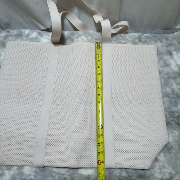 NEW ~ A New Day Tote Cream - Picture 5 of 6